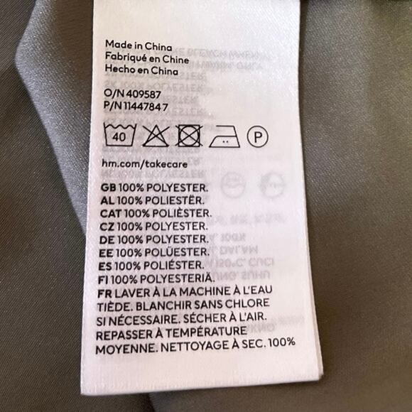 H&M Green Silky Satin Short Puff Sleeve Tie Neck Oversized Peasant Blouse Top XL - Picture 4 of 4